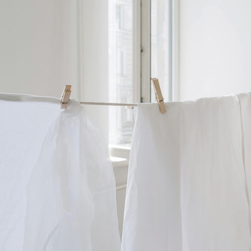 FRESH LINEN - Like clean laundry. Only Better.