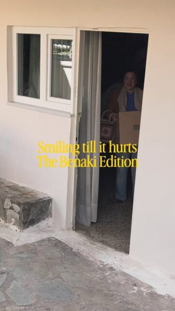 Από το KAÏSAKI Apothecary στο πωλητήριο του μουσείου Μπενάκη! Με το ίδιο πελώριο χαμόγελο ζωγραφισμένο στο πρόσωπο μου! Σας ευχαριστούμε για όλα! 🙏🏼😌🧿♥️
Υ.Γ. Η τσάντα μου είναι από @rosaliascrochet και είναο τόσο εντυπωσιακή όσο δείχνει 🤗
.
.
.
#candlemaking #soycandles #candlemaker #wholesale #benakishop